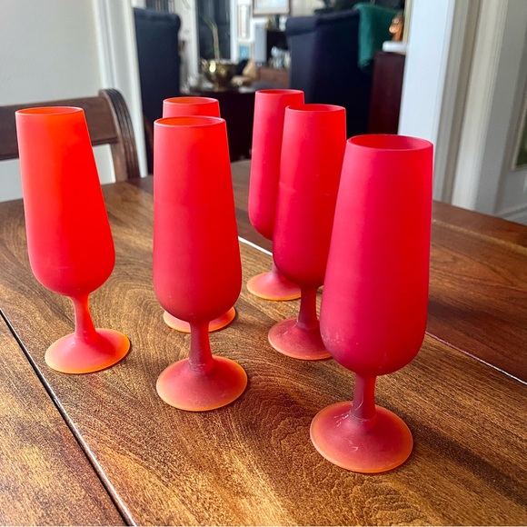 Six Vintage MCM Satin Red/Orange fluted Cordial glasses. Bases UV reactive. - Picture 4 of 16